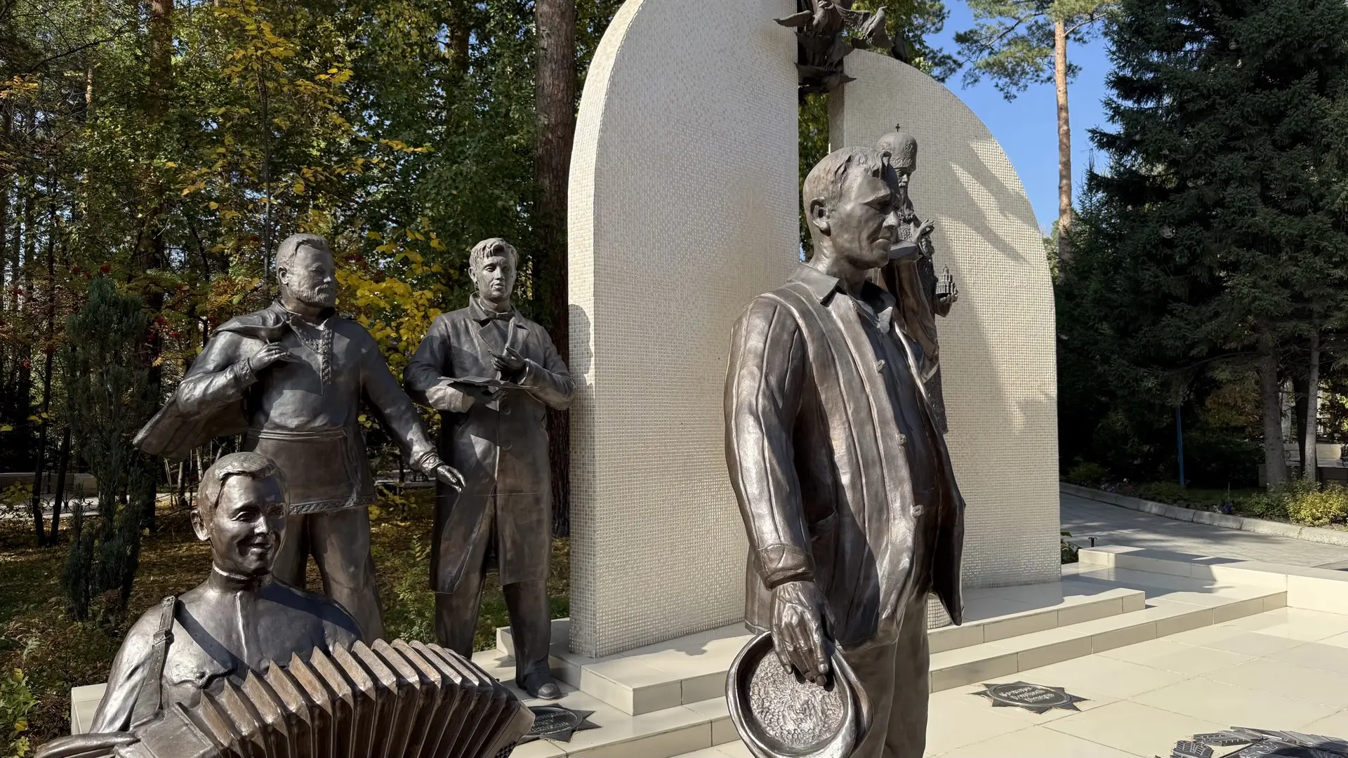 Гора Пикет — бронзовый памятник Шукшину