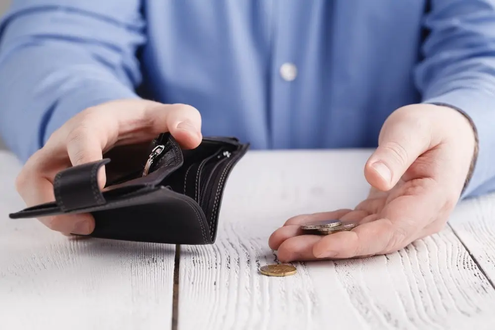 Последствия банкротства - пособие после списания долгов - Аксиома