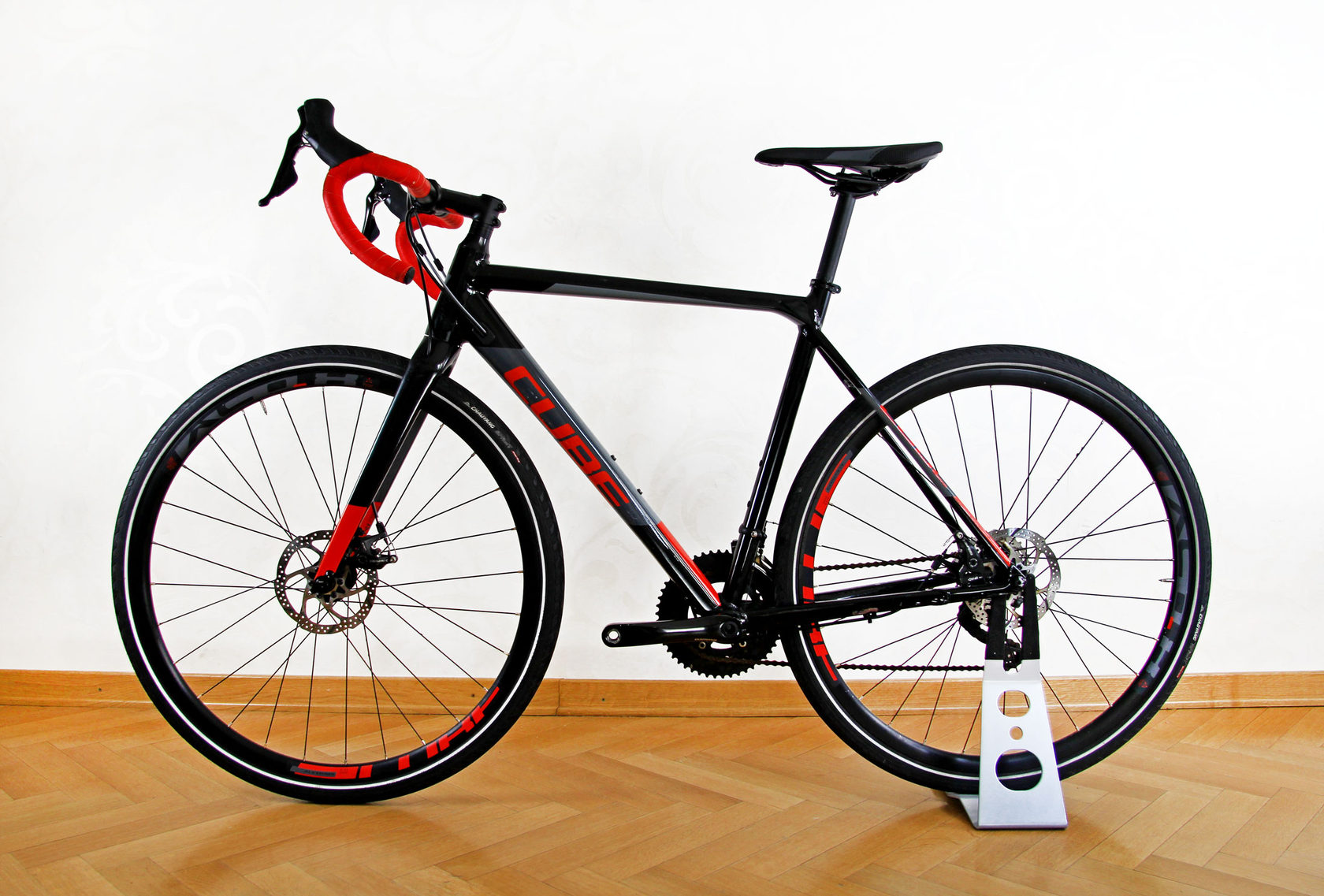 cube cross race geometry