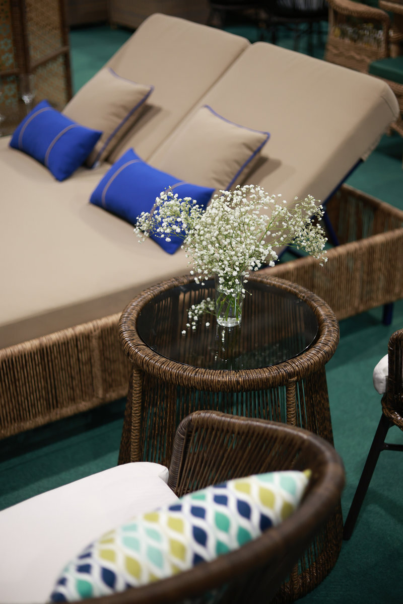 Шезлонги плетенные из искусственного ротанга