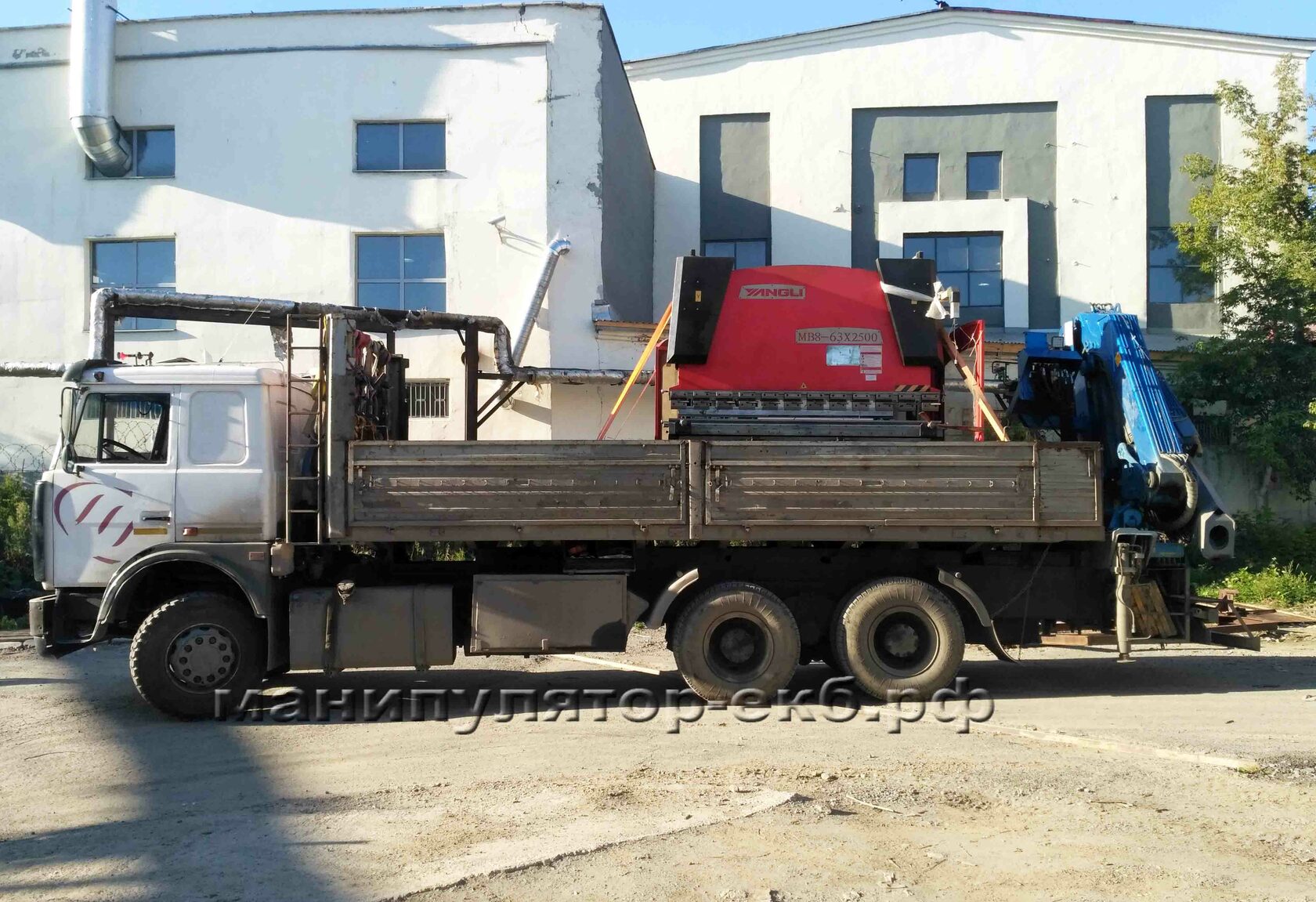 Манипулятор 10т с задней установкой