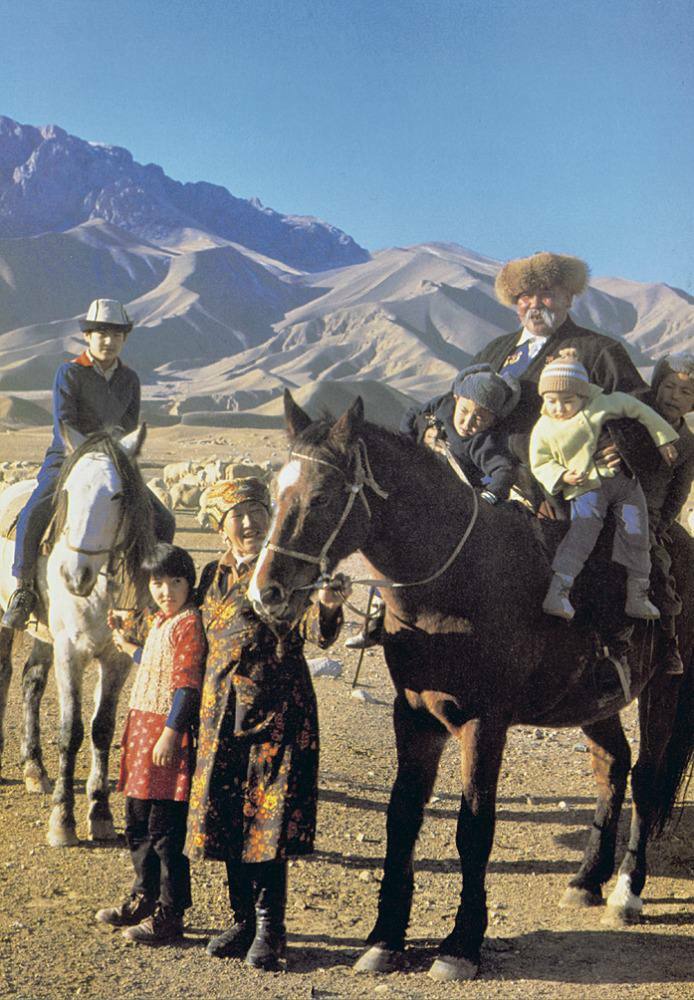 Киргиз или киргизов как правильно. Родина киргизов. Алтайские киргизы. Кочевой народ киргизы. Горные киргизы.