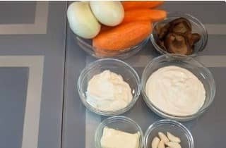 Приготовление печеночного торта из куриной печени с морковью и луком: шаг 1