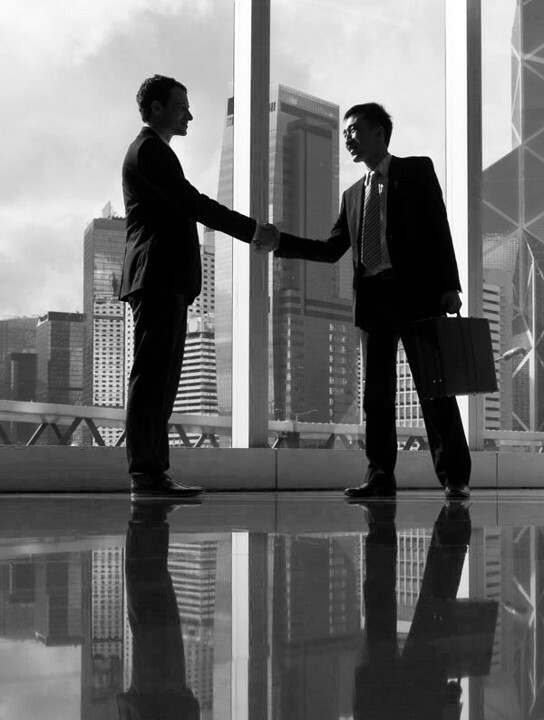 Консалтинговая компания ONE STORY объединяет десятки партнеров, среди которых отраслевые эксперты, сервисные и технологические компании