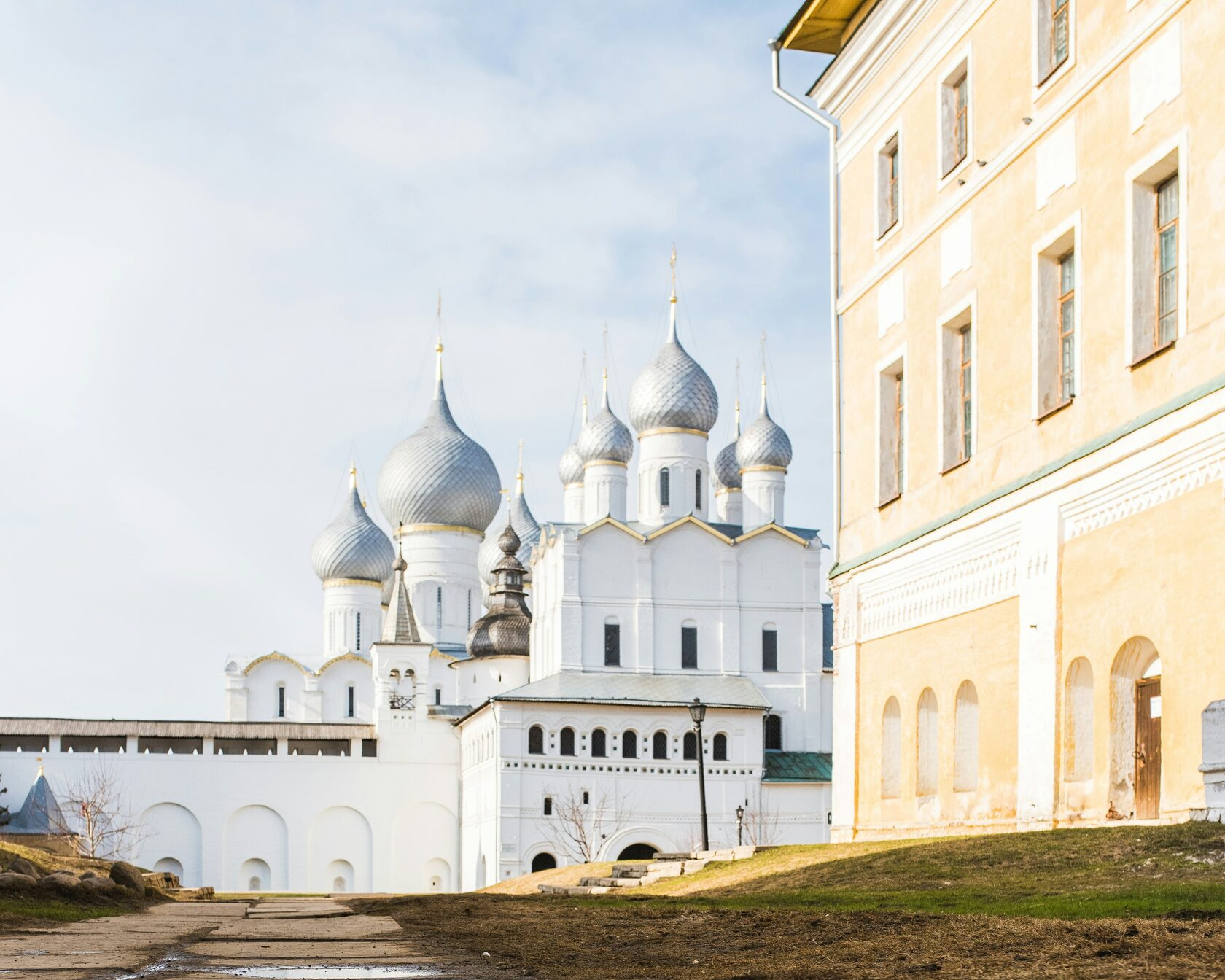 Спасо - Яковлевский монастырь