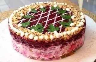 Приготовление салата из вареной свеклы и селедки: шаг 13