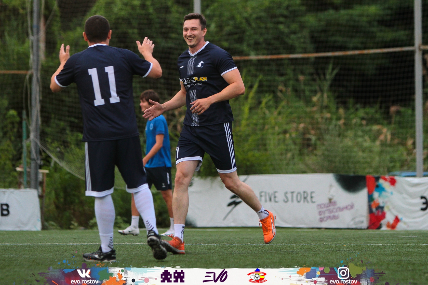 Игроки ПБ ГенПлан — празднование гола