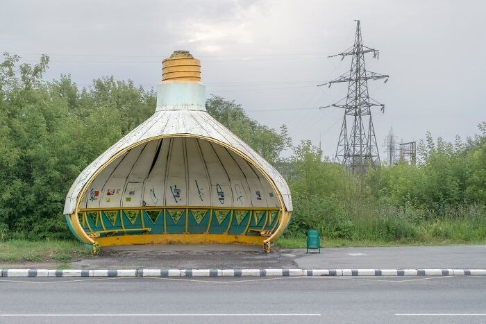 Автобусная остановка в России, фотограф Кристофер Хервиг