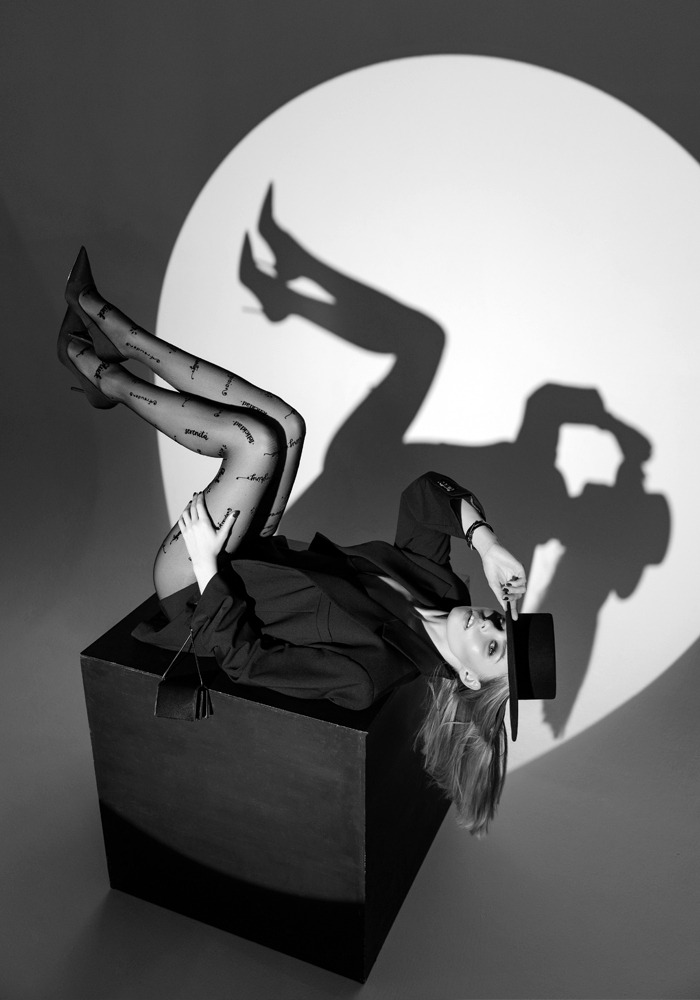 The story of blazer. Съемка проекта byRUNWAY. Фотограф: Елена Волкова, стиль и идея: Вероника Комарова, модель: Мария Кузина. www.byrunway.ru