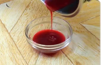 Приготовление манных биточков на сковороде: шаг 4