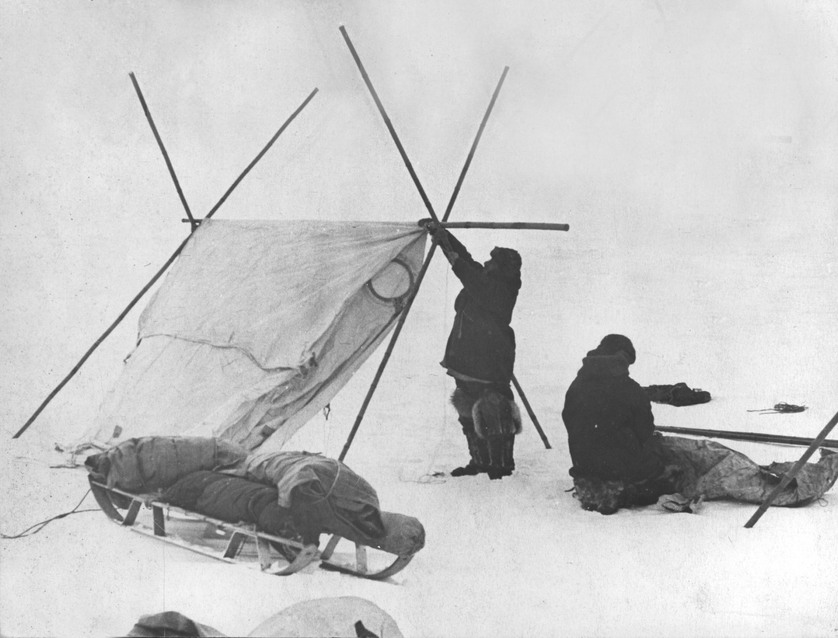 Северный полюс 1. Станция Северный полюс 1. Палатки 19 век Северный полюс. Станция Северный полюс-1 палатка.