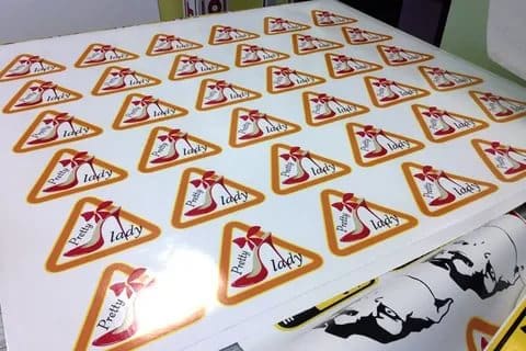 Наклейки с резкой для обувного магазина