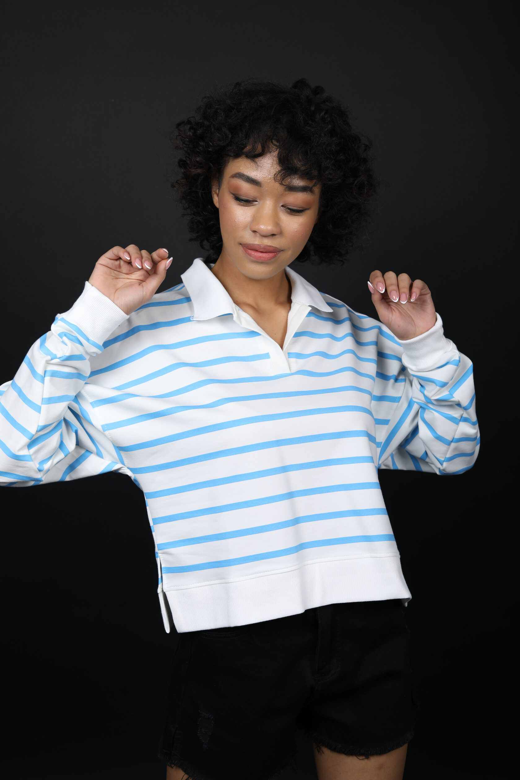 свитшот белый в полоску