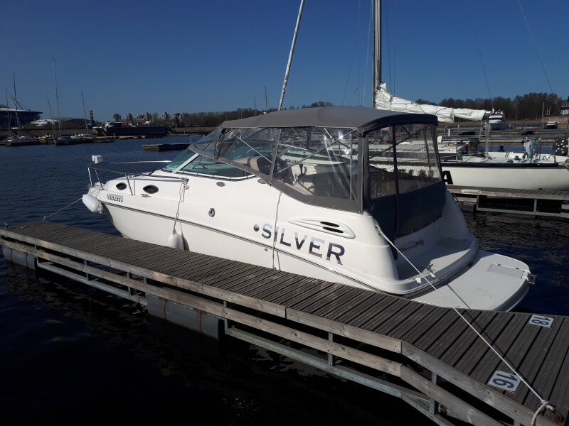 Арендовать катер в Санкт Петербурге