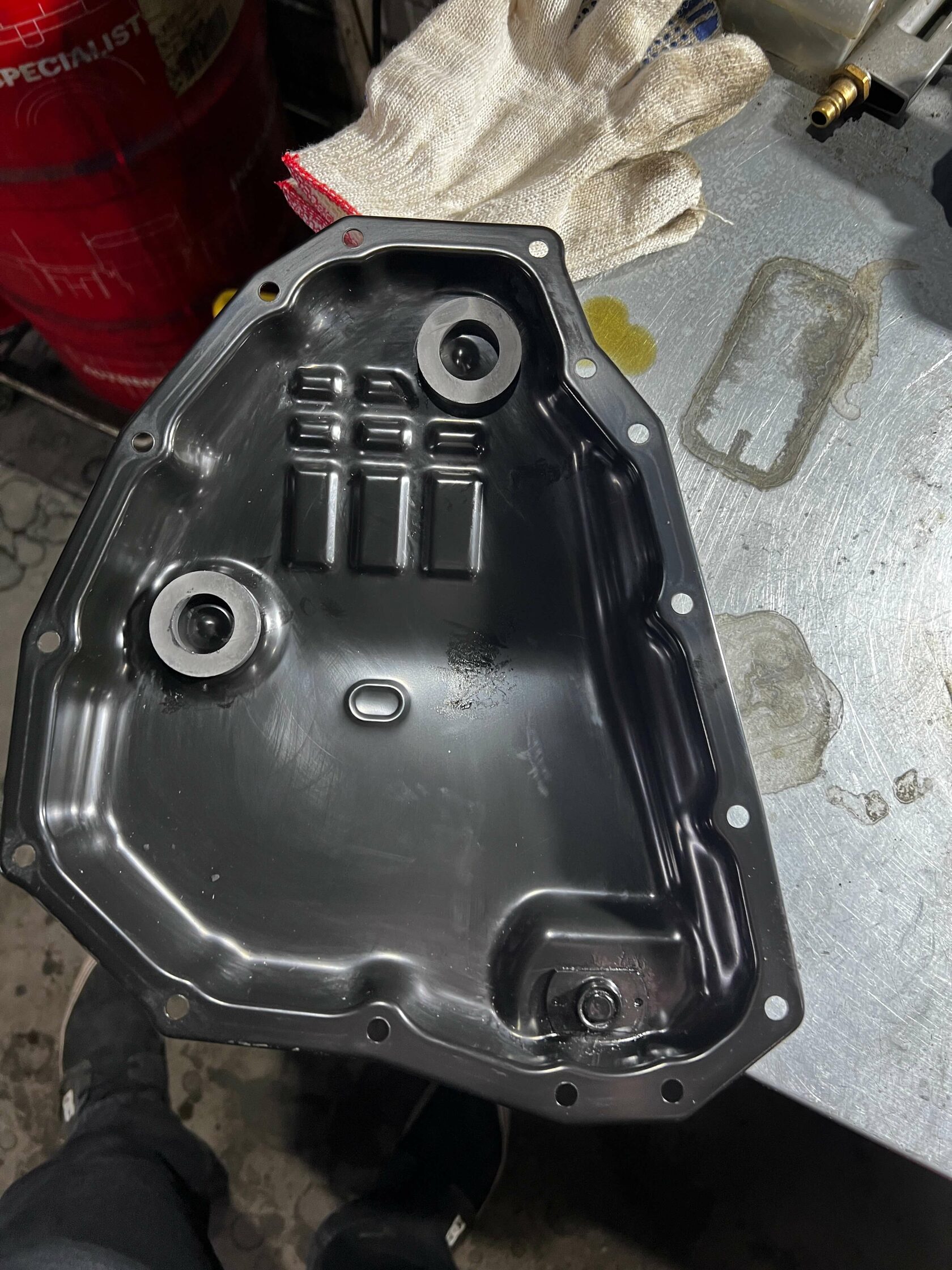 Очищенный поддон и магниты вариатора