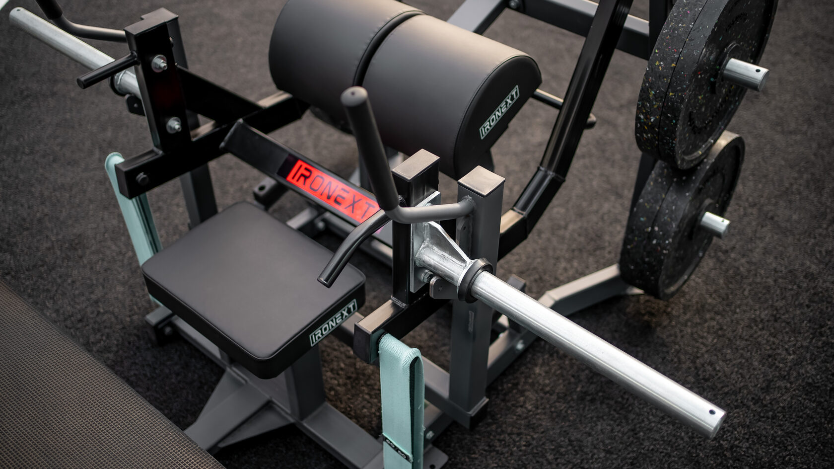 спортивное оборудование и силовые тренажеры от производителя.