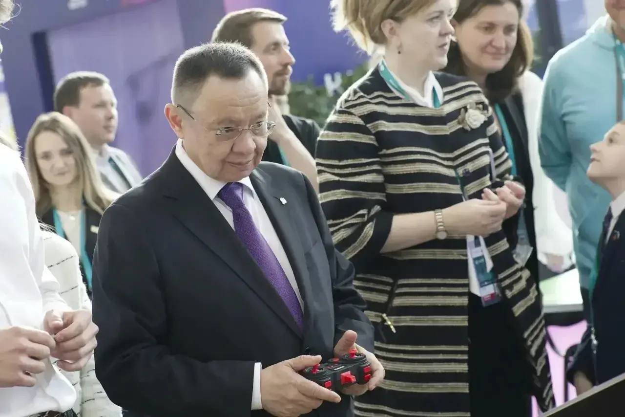 пеноплэкс, россия, исламский мир, форум, профориентация, малоэтажная академия, я-строитель будущего, выставка, казань, татарстан, файзуллин, министр строительства, жкх, вице-премьер, хуснуллин, марат шакирзянович