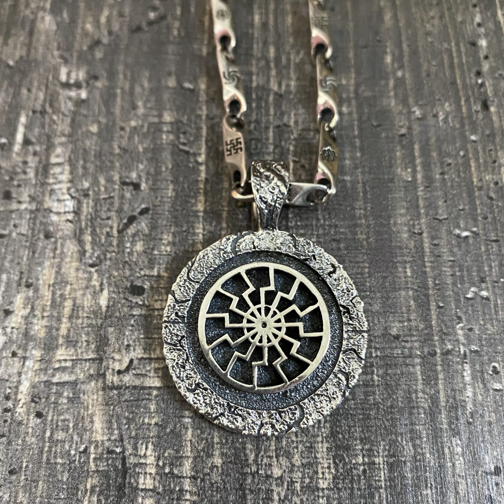 Оберег «Черное солнце»