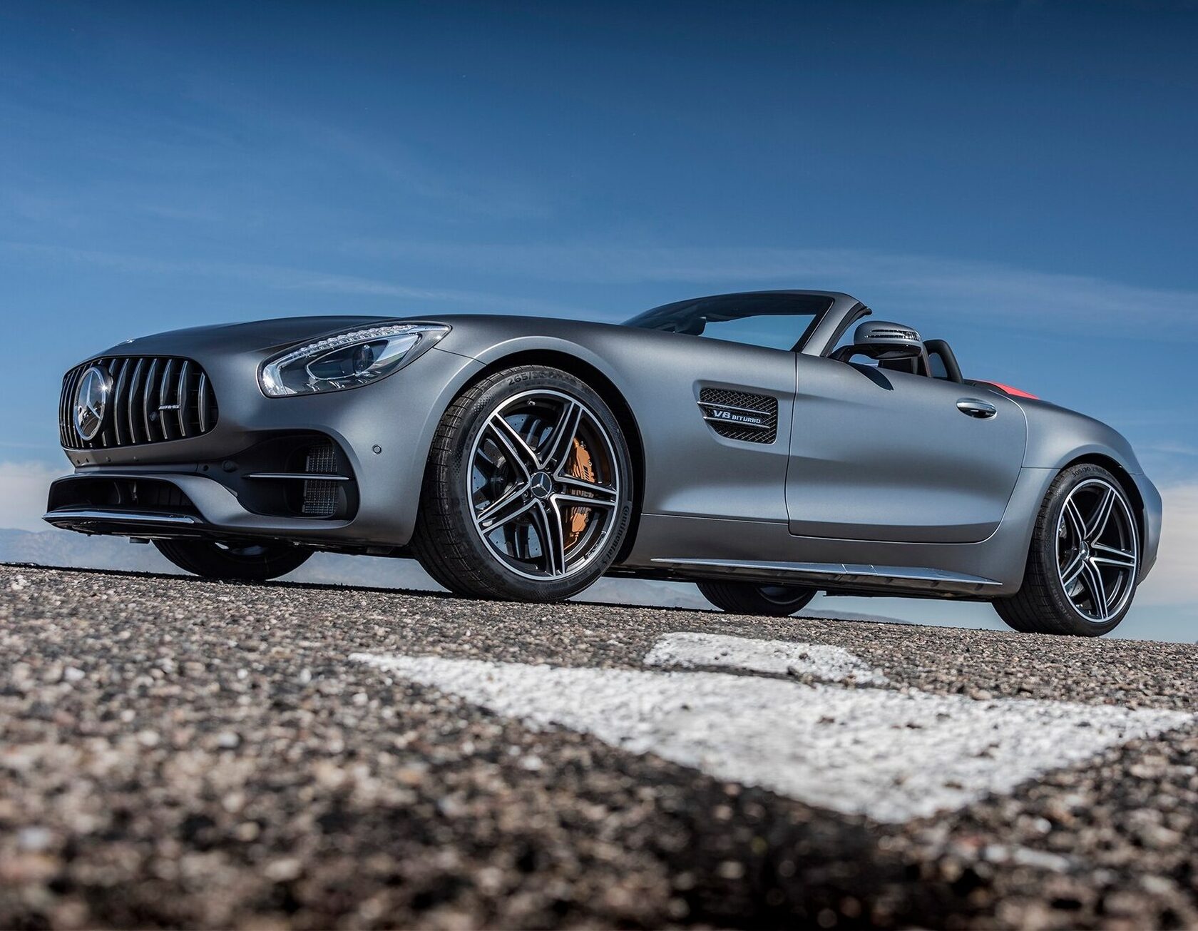 Мерседес AMG gt Roadster 2017