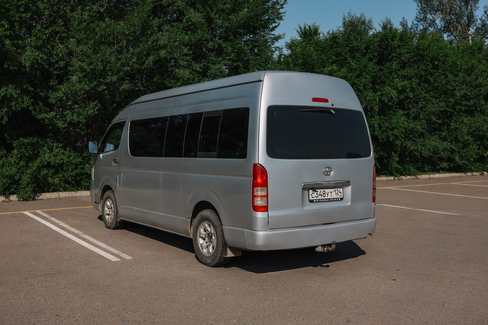 Toyota Hiace 4