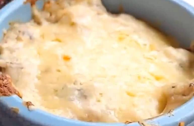 Приготовление жюльена с курицей и грибами в духовке со сливками и сыром: шаг 10