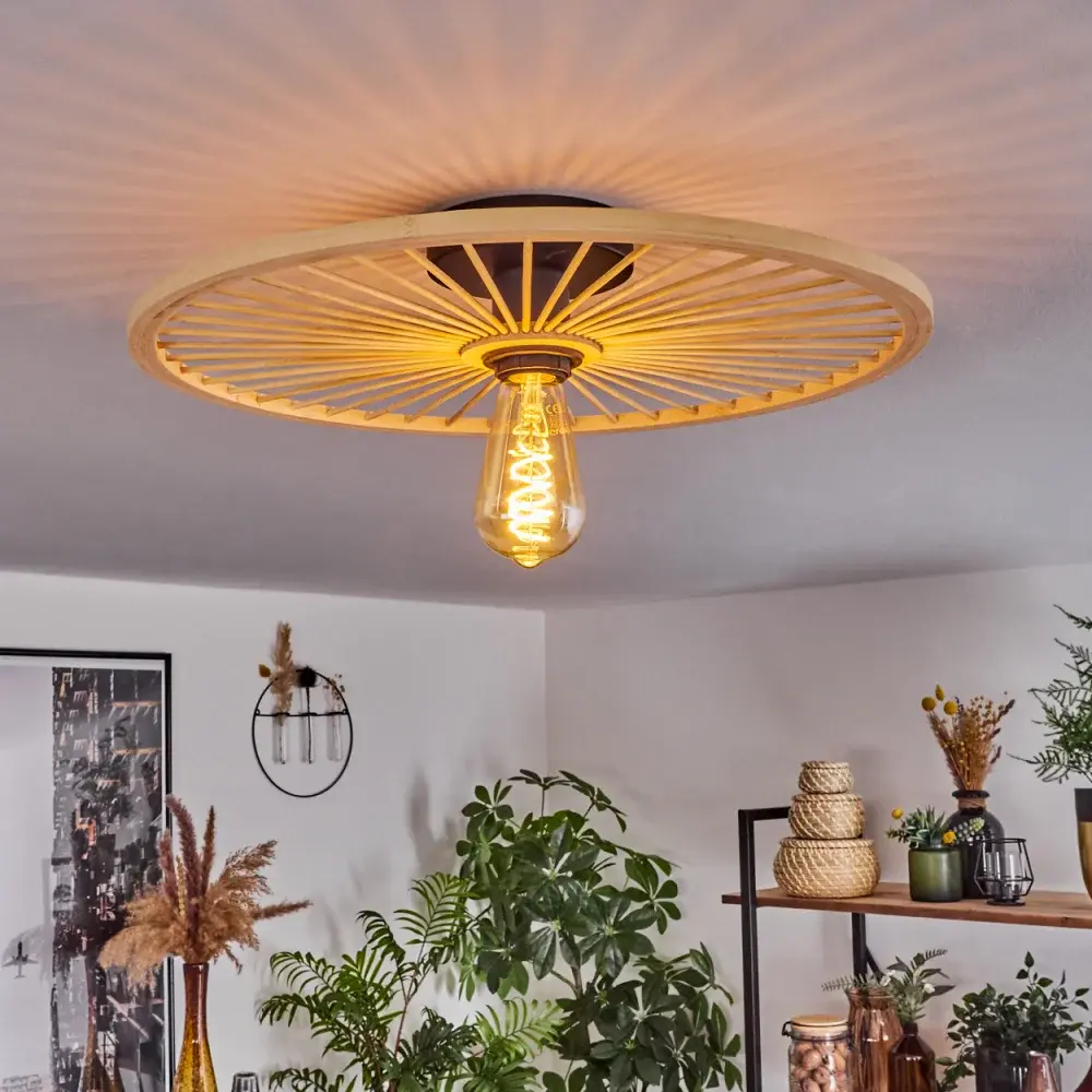 Деревянный потолочный светильник в стиле лофт в интерьере загородного дома