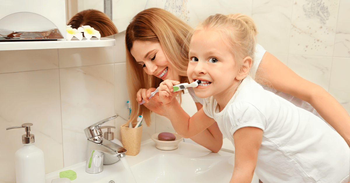 Когда начинать чистить зубы ребёнку?