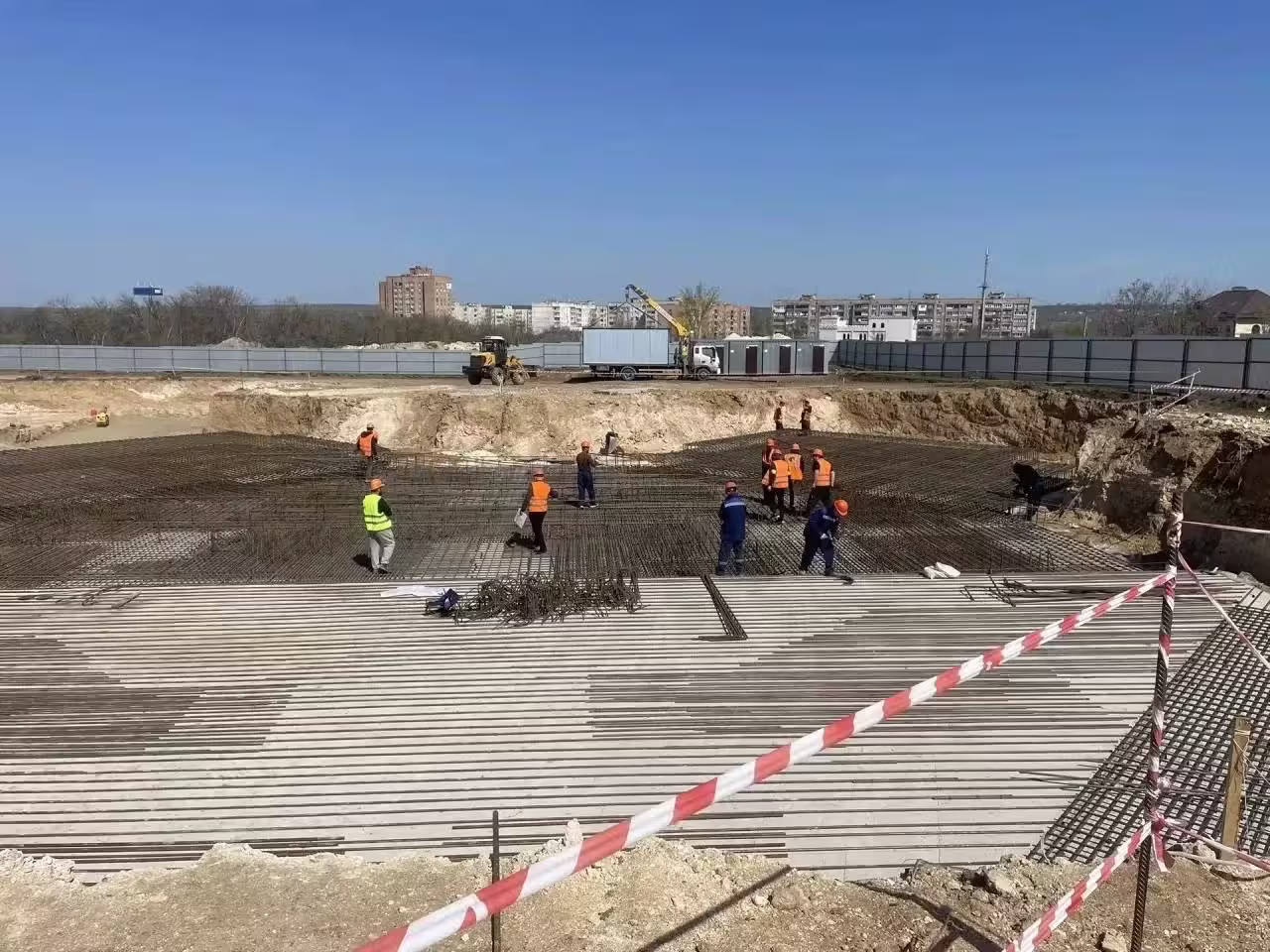 Май