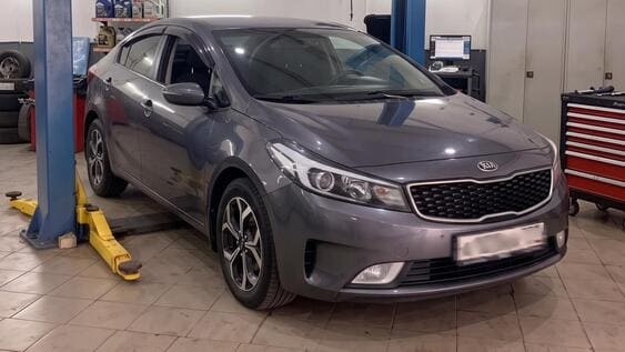 Kia Cerato в боксе техцентра Акпп-Сервис Москва