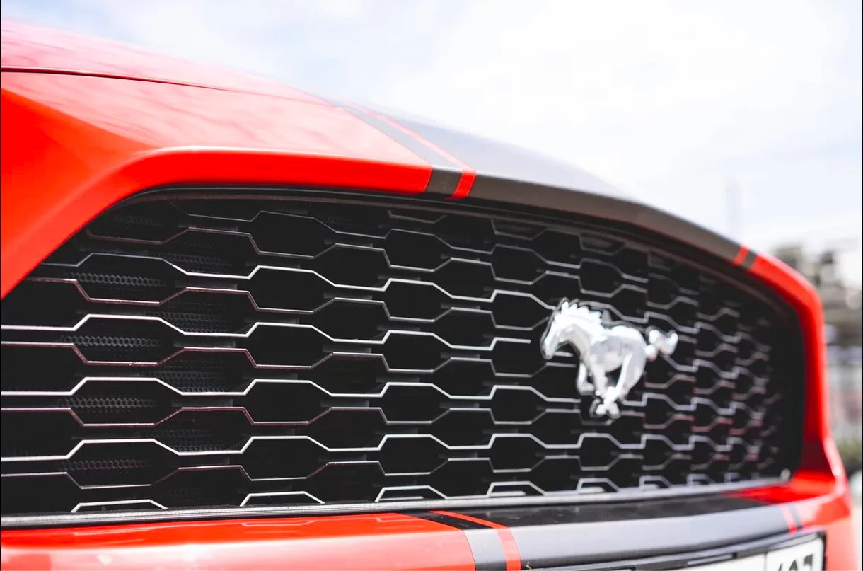 Прокат кабриолета FORD MUSTANG с выездом в Абхазию