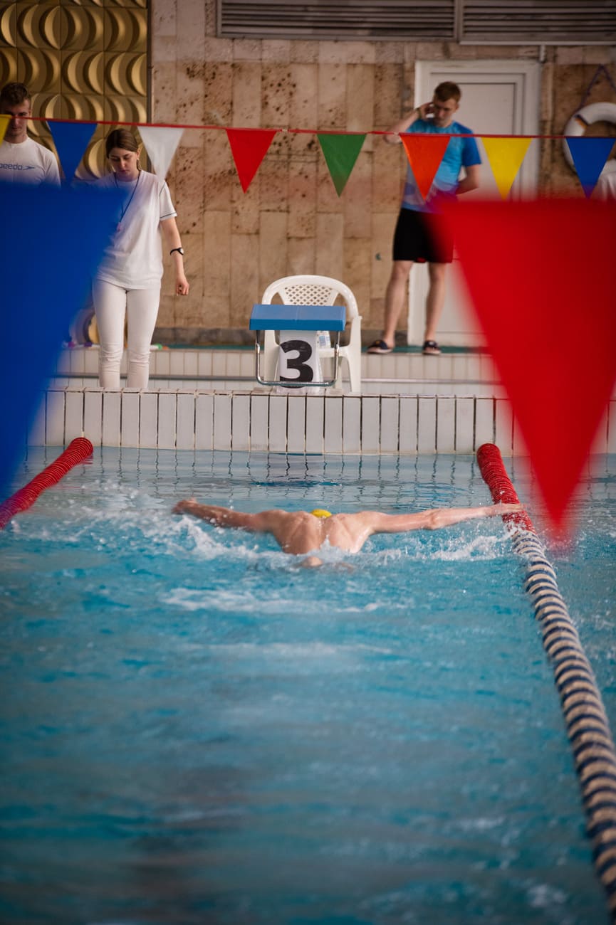 Обучение плаванию детей и взрослых в бассейнах Москвы от школы плавания Strong Swim. Тренеры мастера спорта. Низкие цены.