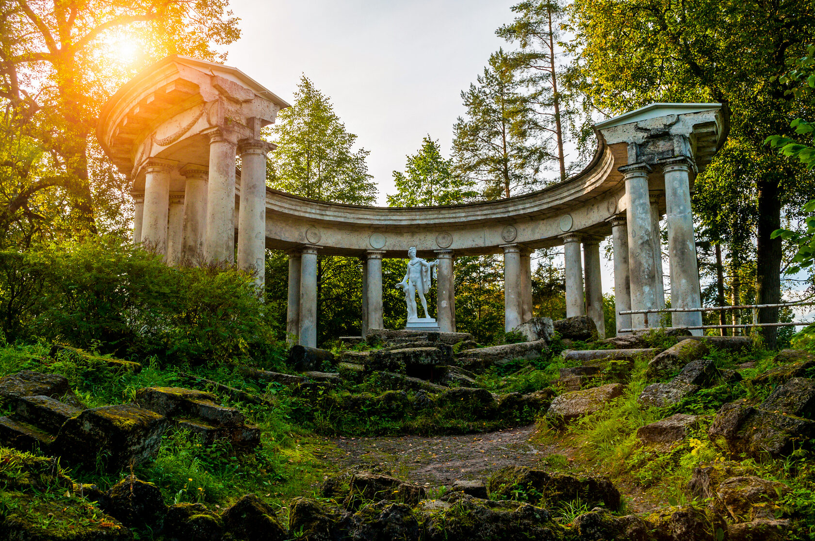 павловский сад колоннада аполлона. резиденция аполлона. резиденция аполлона. павловск достопримечательности. павловский парк колонны аполлон.