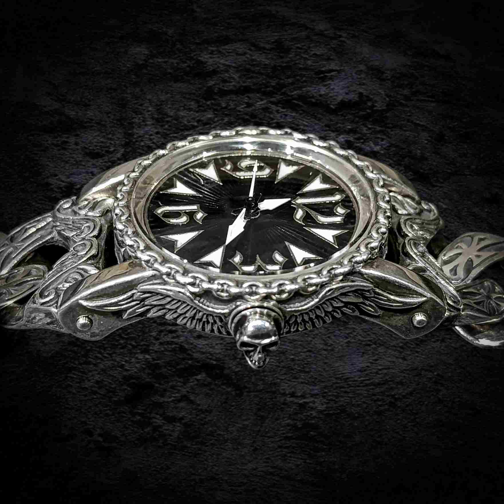 массивные часы из серебра, дорогие мужские часы, серебряные часы для мужчин.