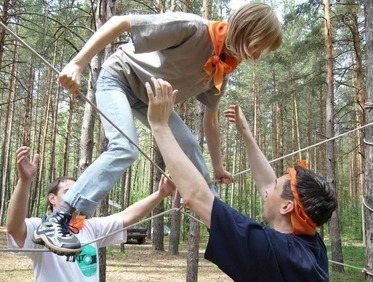 Заказать веревочный тимбилдинг для сети магазинов одежды