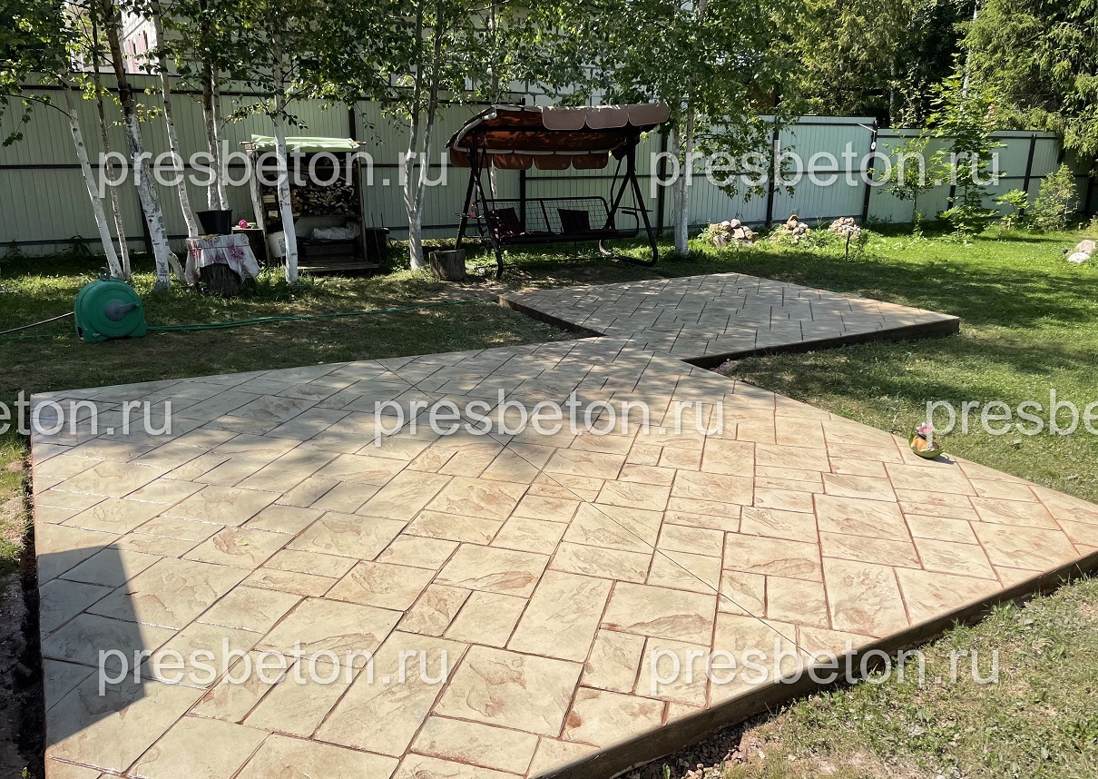Штампованный бетон для зоны отдыха на загородном участке: лучшие идеи