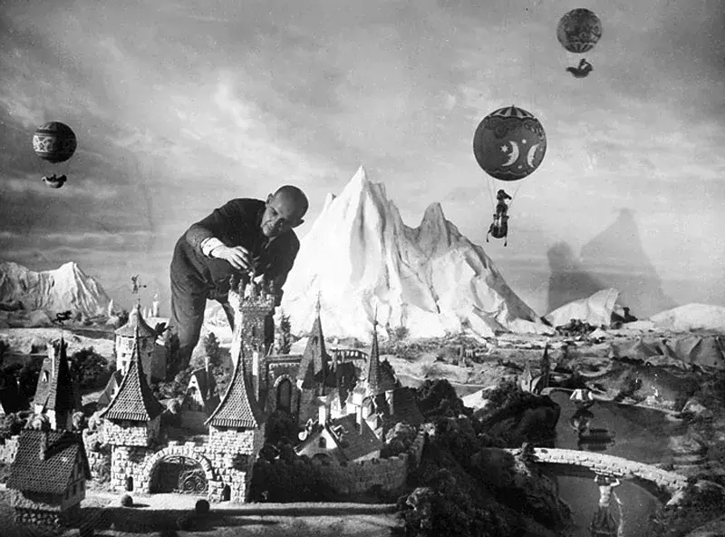 Съемки советской сказки, спецэффекты без компьютерной графики, режиссер на площадке.