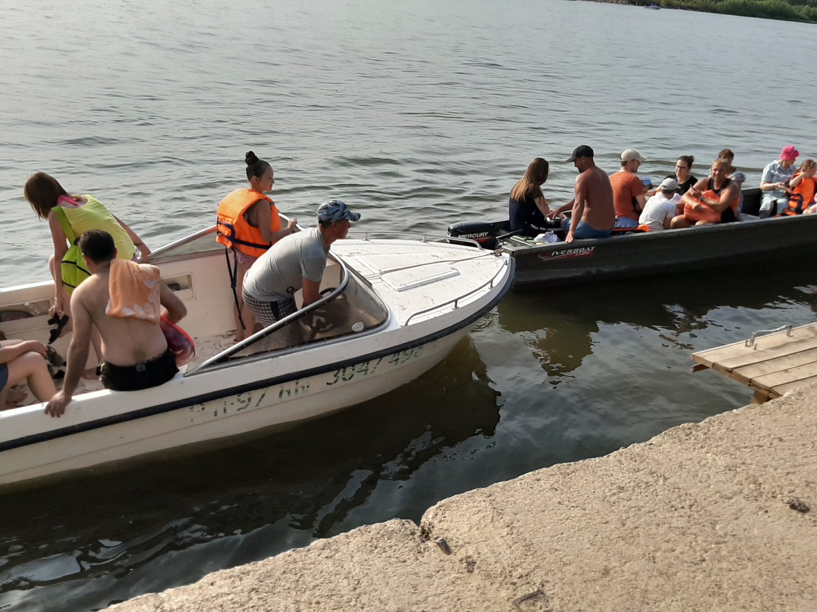 Лодочная переправа на Городской пляж.