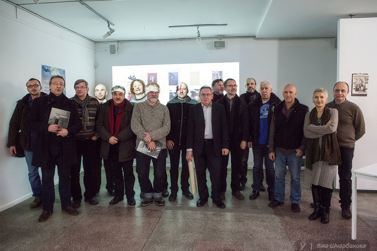 Калектыўная фатаграфія аўтараў і герояў альбома / фота В.Шчарбакова