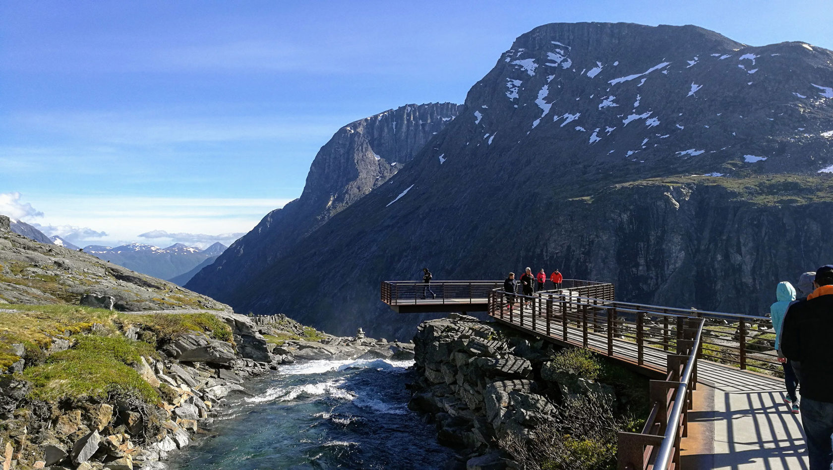 Норвегия относится к европе. Туристический маршрут, Сельвик, Норвегия. Лонг Гир Норвегия. Норвегия туристический маршрут по фьордам. Ускедален Норвегия.