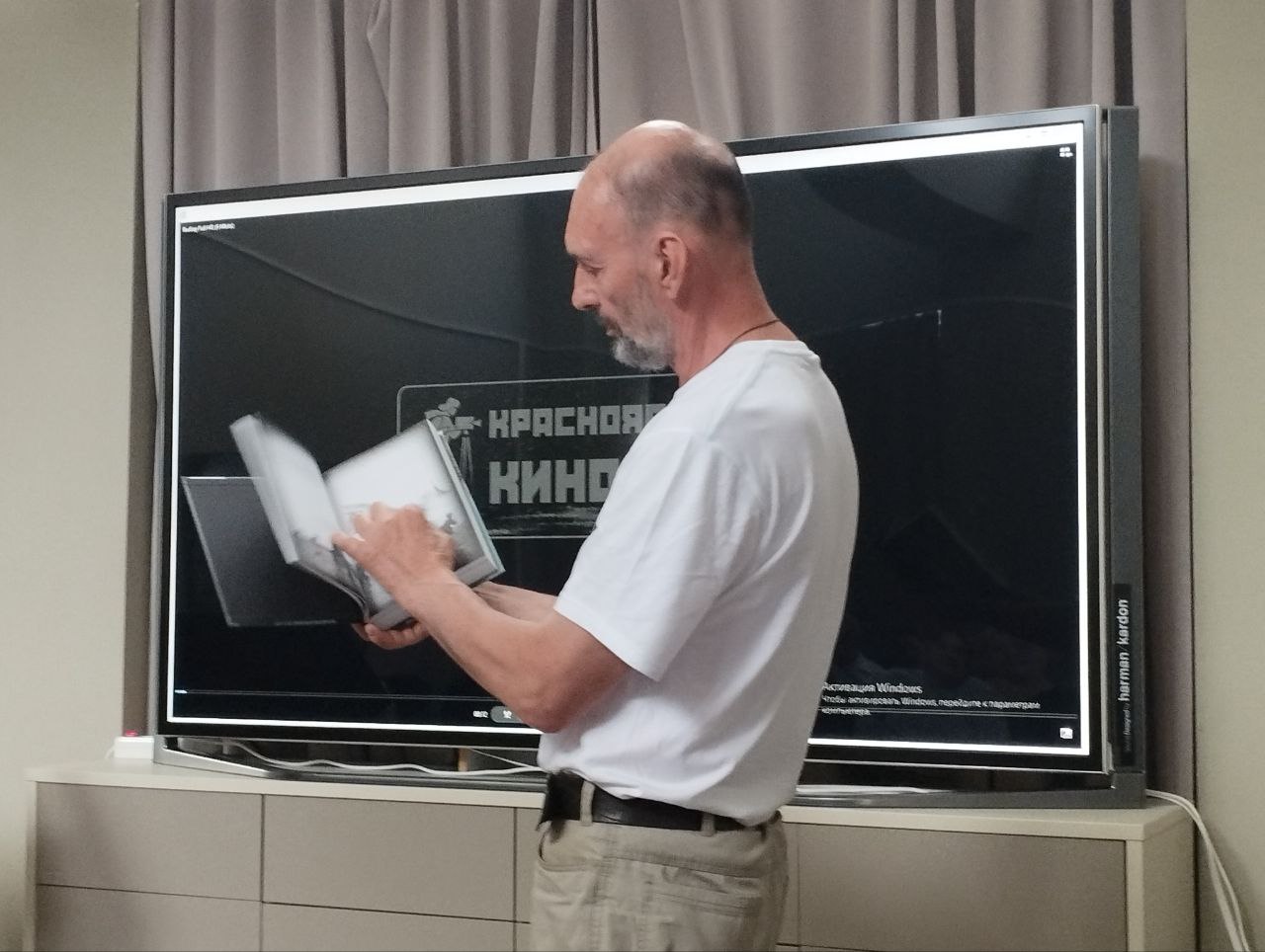 Писатель Михаил Тарковский представил свои произведения на встрече в визит-центре «Байкал заповедный».