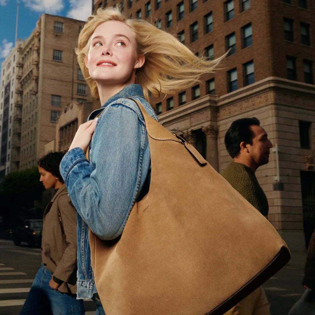Эль Фаннинг снялась в весенней кампании Coach