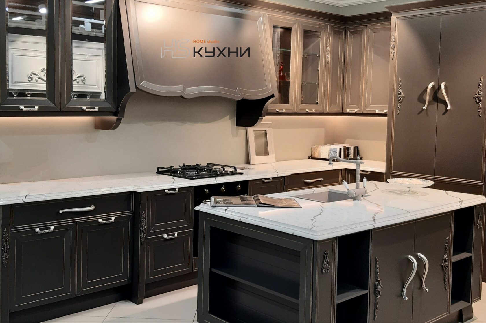 кухонный гарнитур с островом из МДФ эмаль