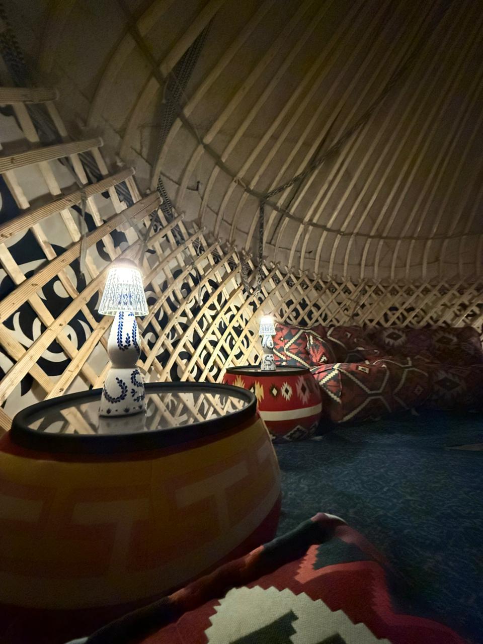 Ресторан внутри юрты