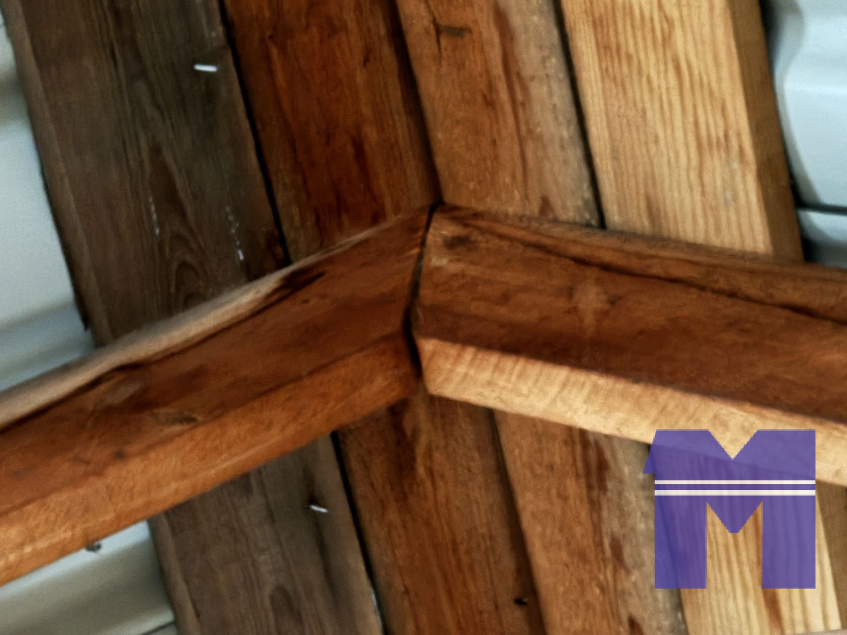 Неправильная стыковка стропил в коньке крыши