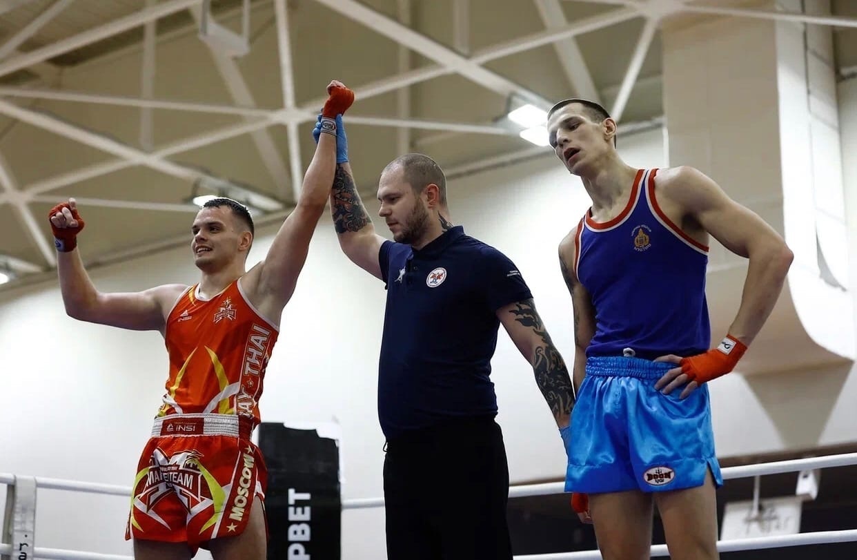 Эфиры спорт сегодня прямые. Усман Федерация бокса Москва. Мексика боец тайского бокса Москва.