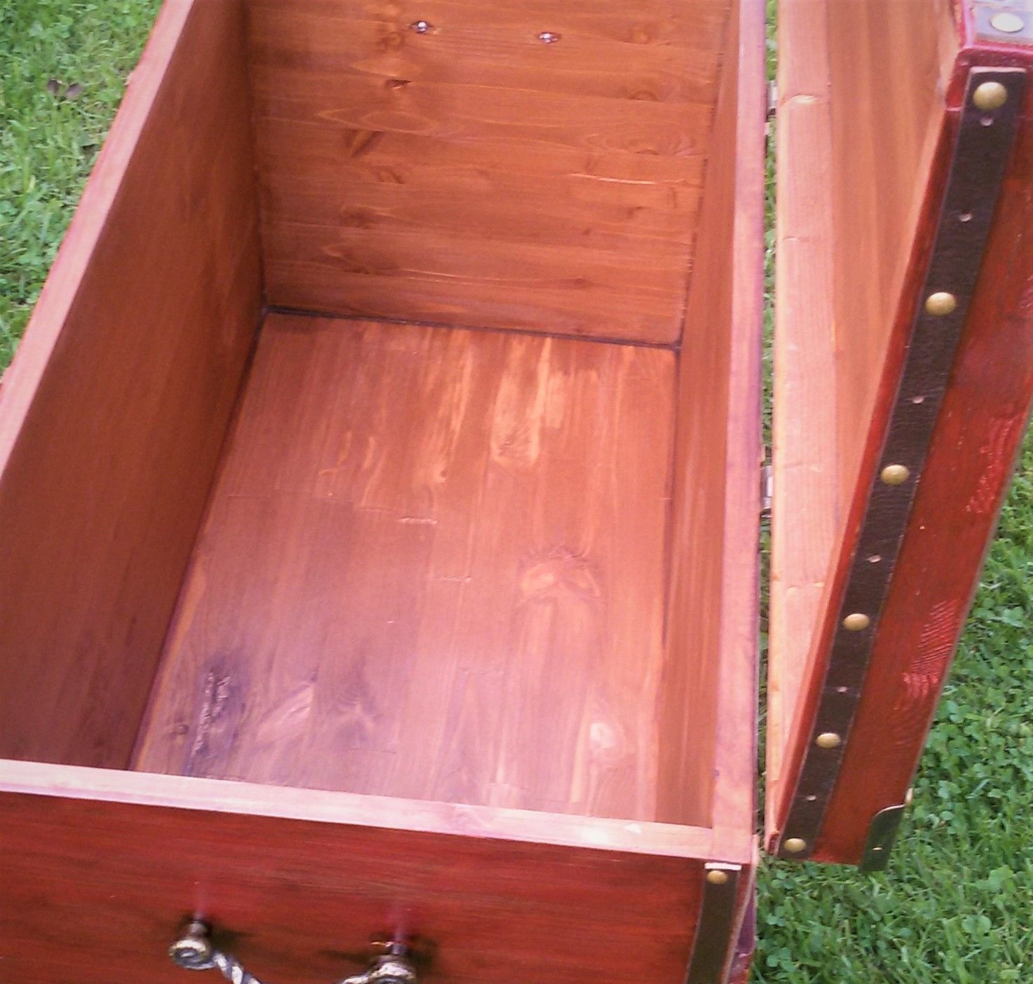 Сундук напольный