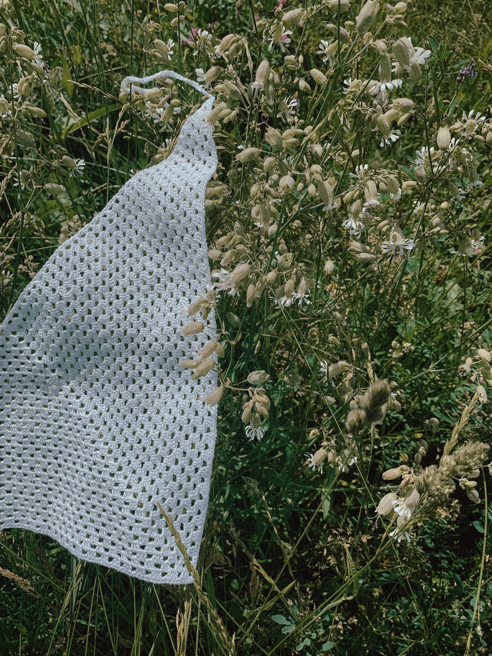 Вязаная крючком косынка