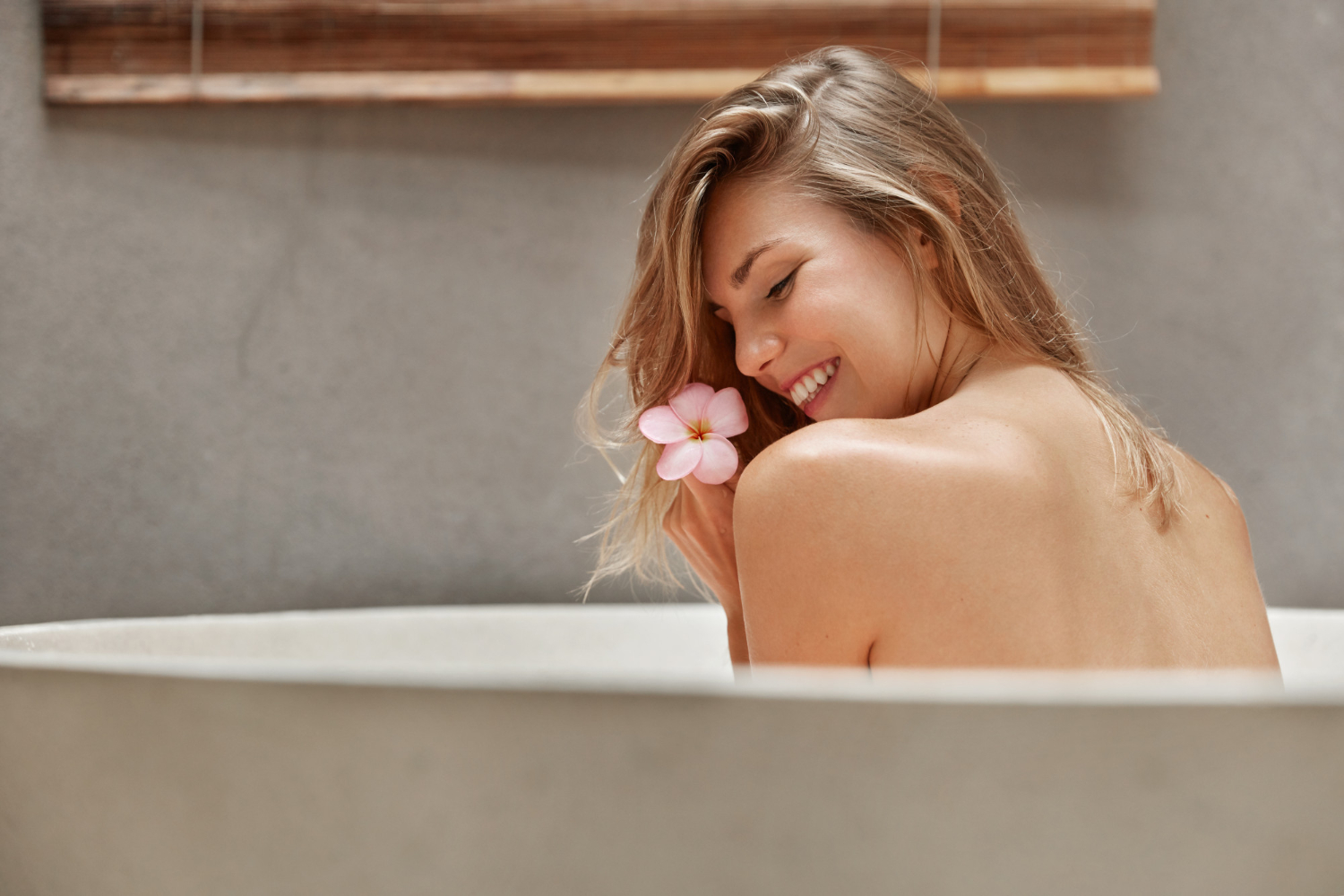 Как расслабить тело в ванне - советы от SACO