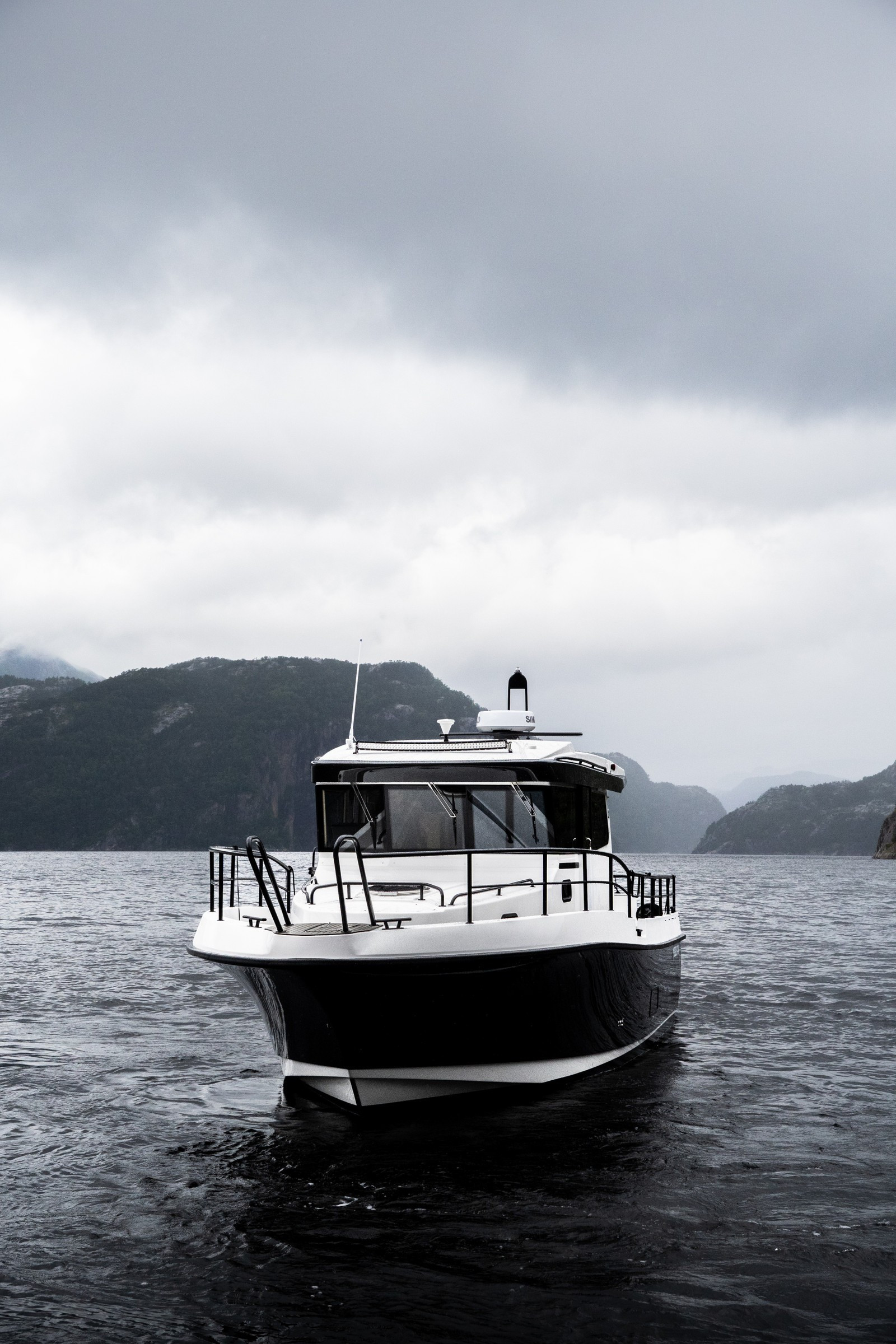 Nord Star 33+ проходы по бортам и леерное ограждение