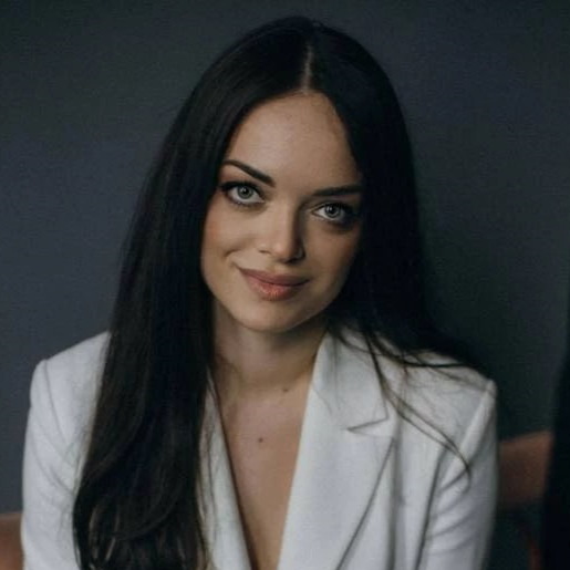 Ирина Максимова